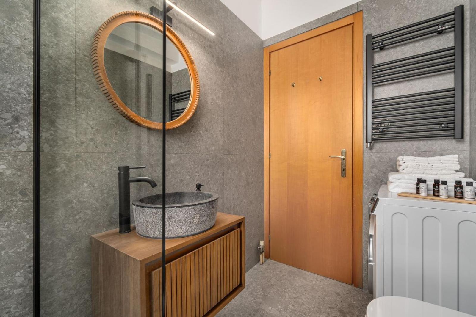 Luxurious Coastal Retreat In Central Glyfada เอเธนส์ ภายนอก รูปภาพ